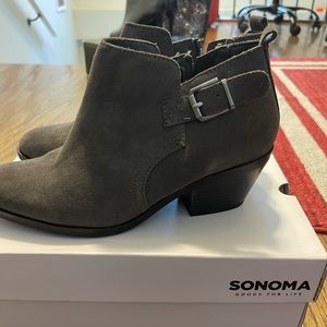 Worn 1 time!! Women’s grey Sonoma booties
